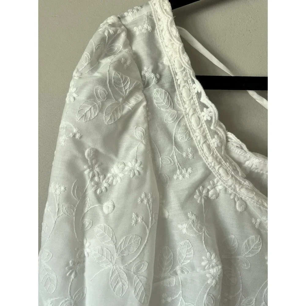 Lait Collection White Eyelet Romantic Floral Tie Front Blouse Top Cottagecore